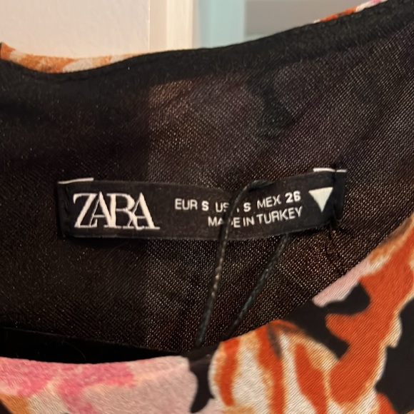 Zara Floral Fitted Dress - Picture 4 of 6